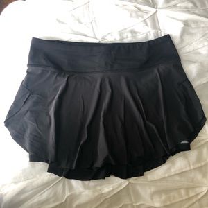 Lululemon quick pace skirt size 4